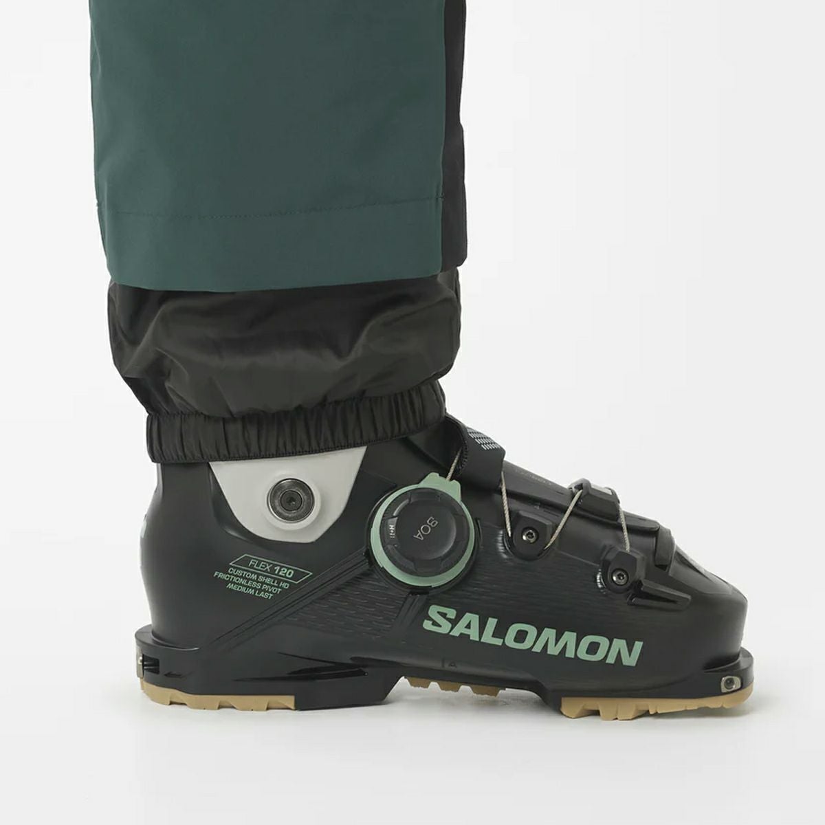 て*ト様 【新品未使用】SALOMON スキー/スノーボードビブパンツ　レディー SALOMON サロモン スキーウェア パンツ ビブ レディース＜2026
